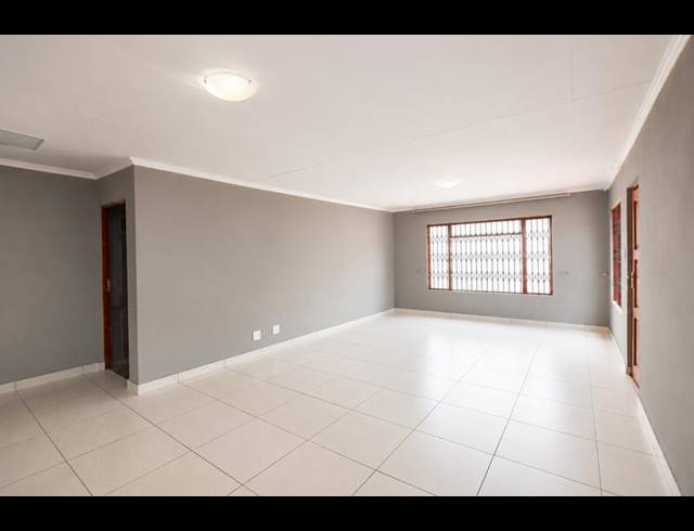 4 BEDROOM HOUSE FOR SALE IN HEUWELOORD